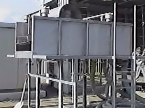 ��ؐ�򉻍H��ɔ[�������ŉt�����@�̎ʐ^�ł��B